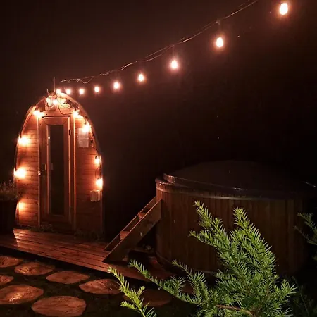 Nad Jeziorem Czorsztynskim 山林小屋 *